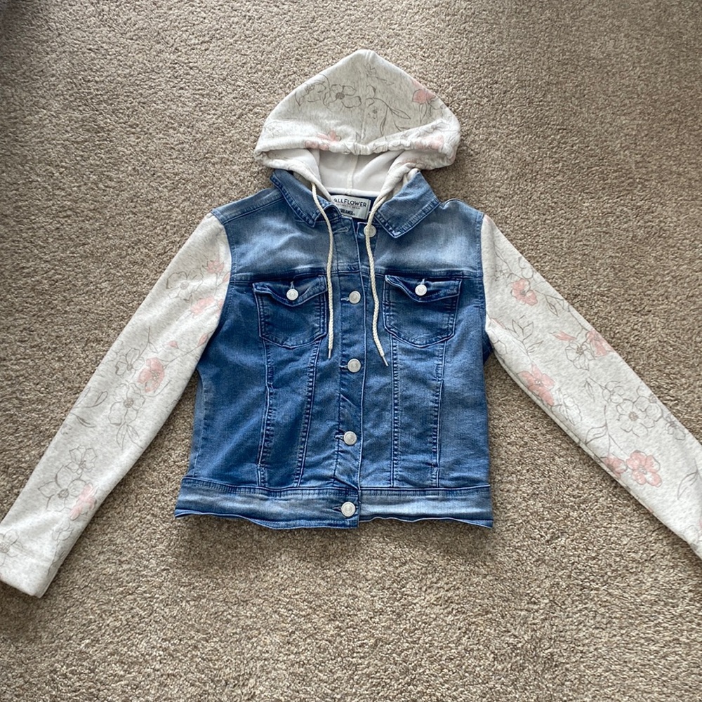 Wallflower junior-medium washed jean jacket with fleece floral sleeve and hood